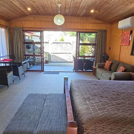 The Rocks Chalets Takaka Bagian luar foto
