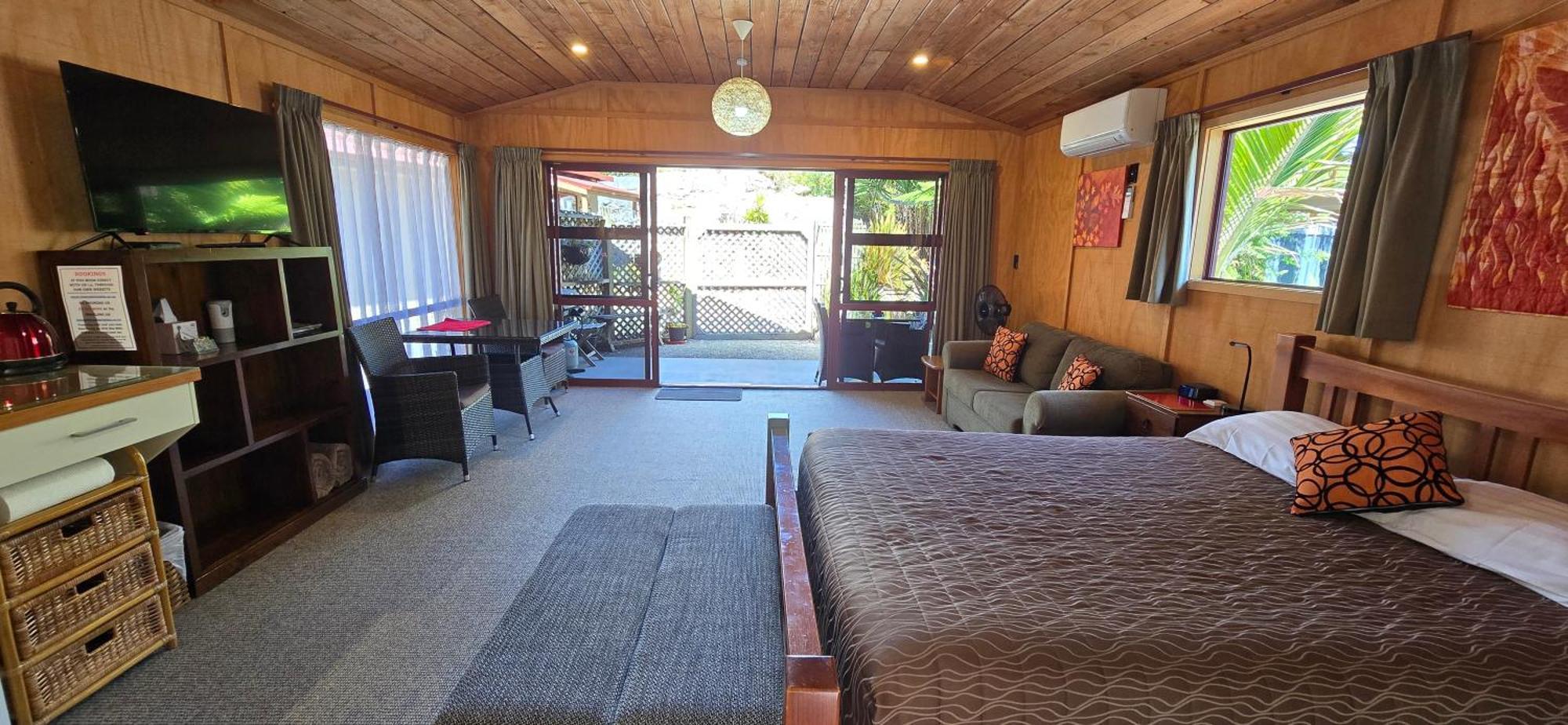 The Rocks Chalets Takaka Bagian luar foto