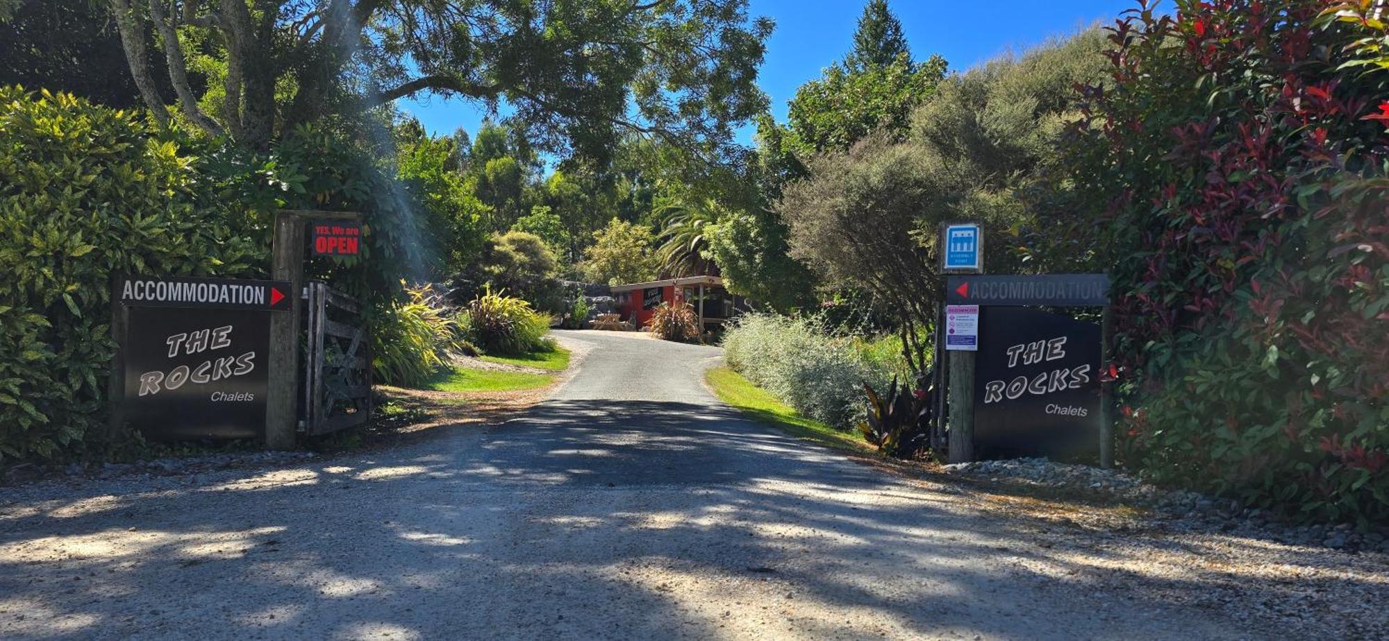 The Rocks Chalets Takaka Bagian luar foto