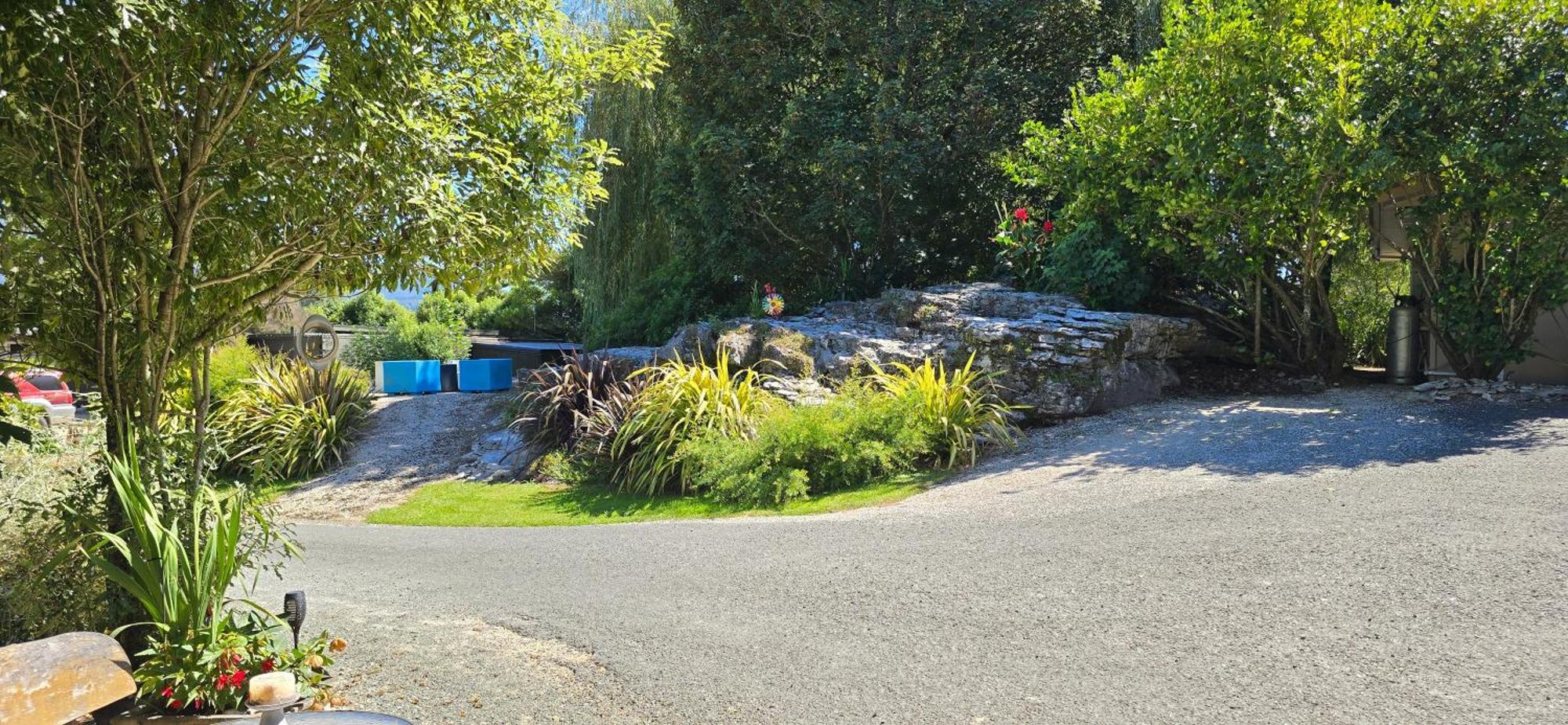 The Rocks Chalets Takaka Bagian luar foto