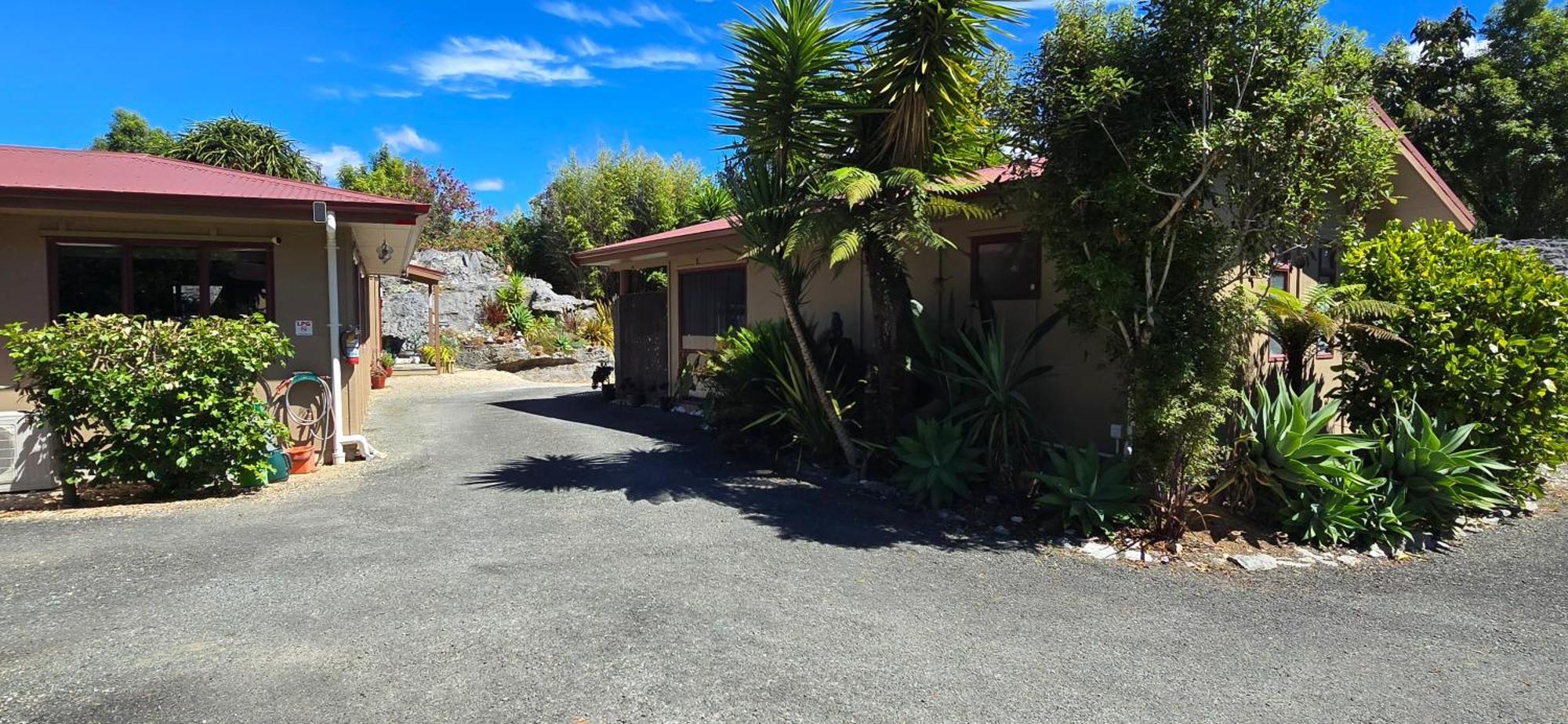 The Rocks Chalets Takaka Bagian luar foto