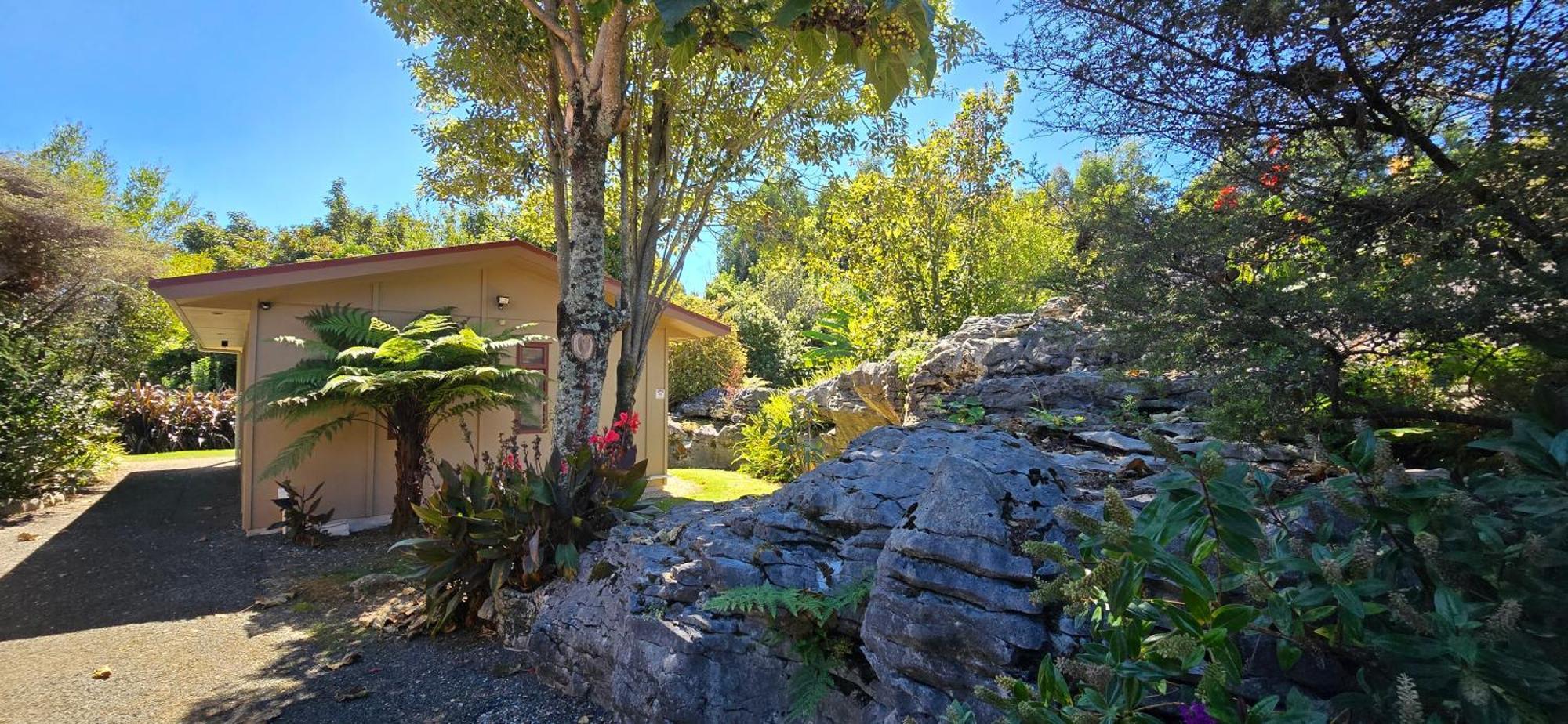 The Rocks Chalets Takaka Bagian luar foto