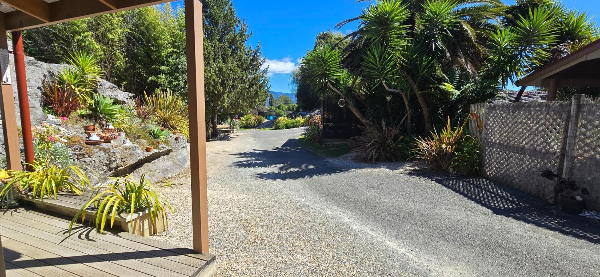The Rocks Chalets Takaka Bagian luar foto