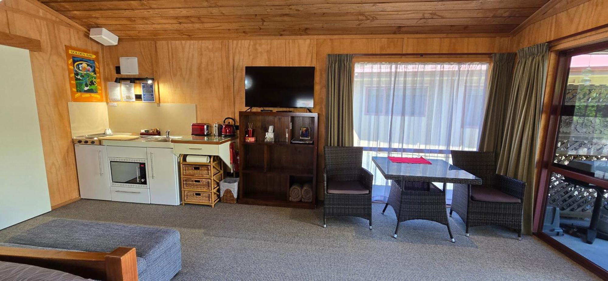 The Rocks Chalets Takaka Bagian luar foto